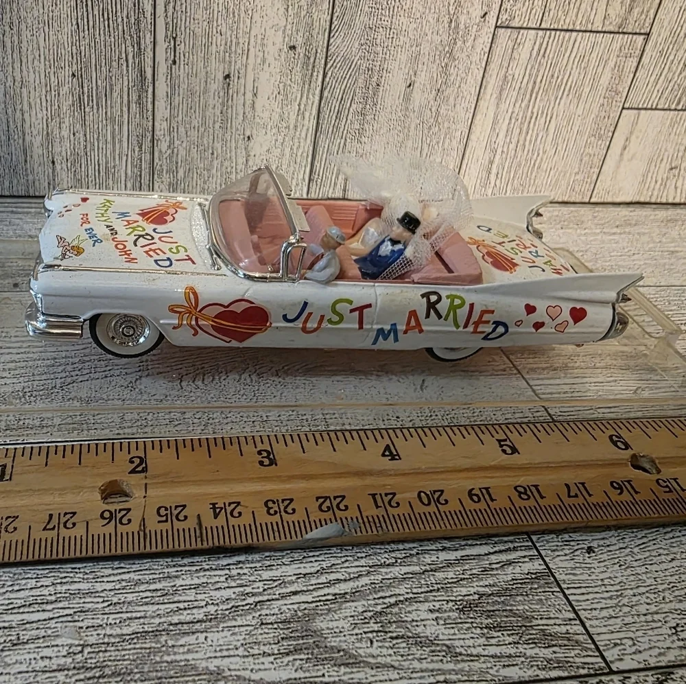Just Married Decorative Cadillac Car Model